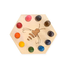 Charger l&#39;image dans la galerie, Crayons colorés en cire d&#39;abeille avec support en bois réalisé par Made By Bees
