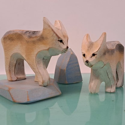 Figurine en bois 'Lynx' réalisé et peint à la main par Atelier Saint-Cerf au Québec