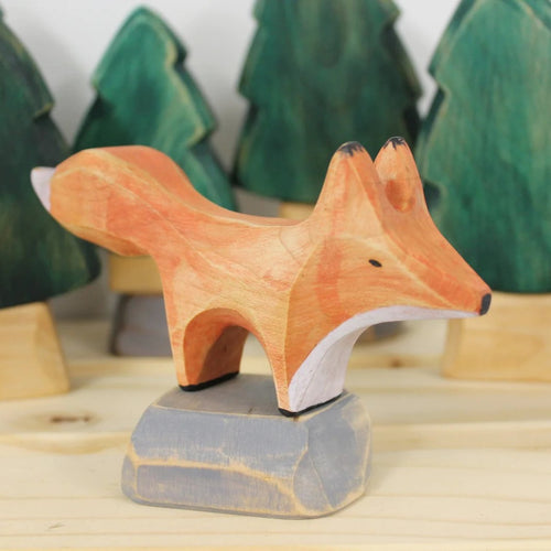 Figurine en bois de renard roux réalisé et peint à main par Atelier Saint-Cerf